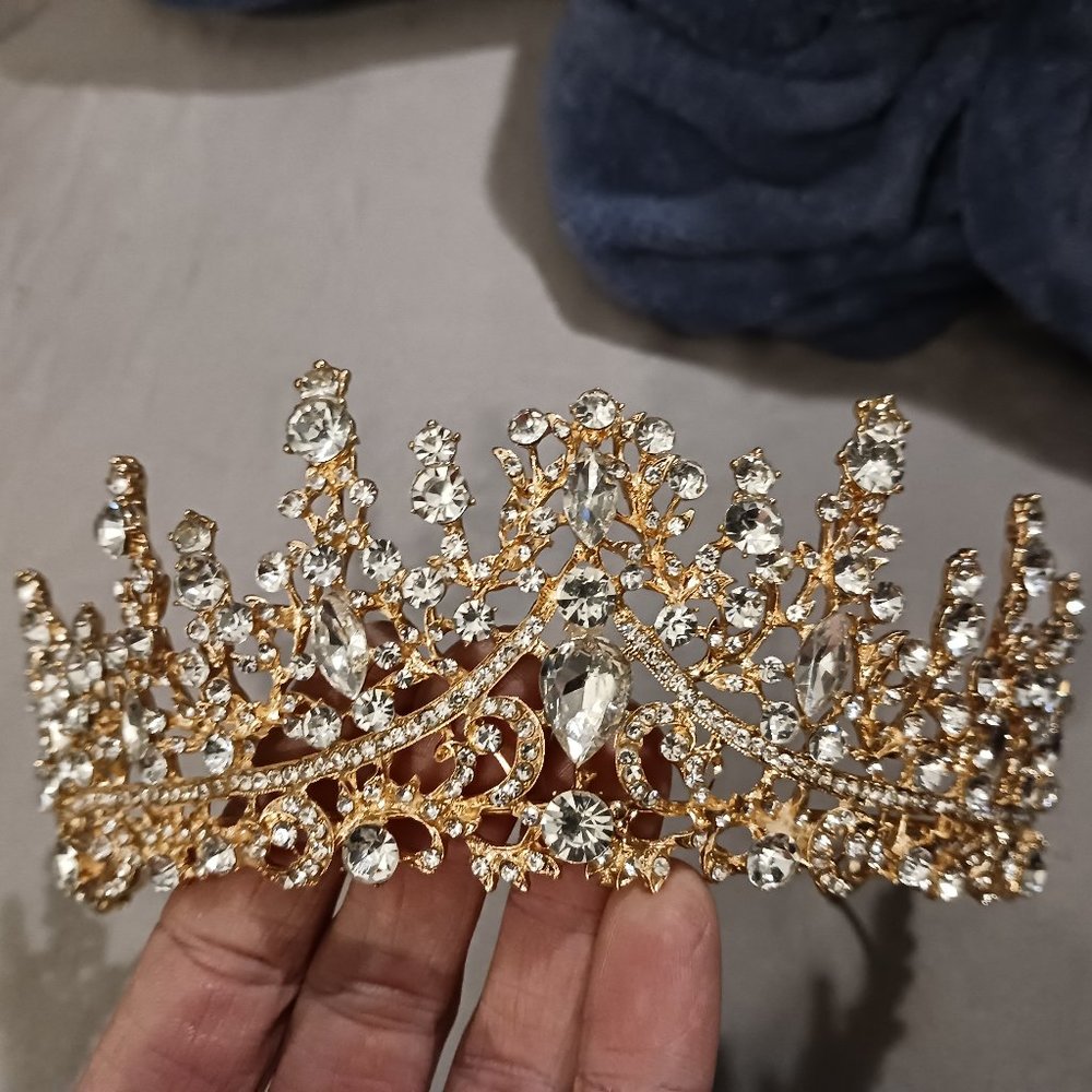 GORGEOUS Vintage Tiara